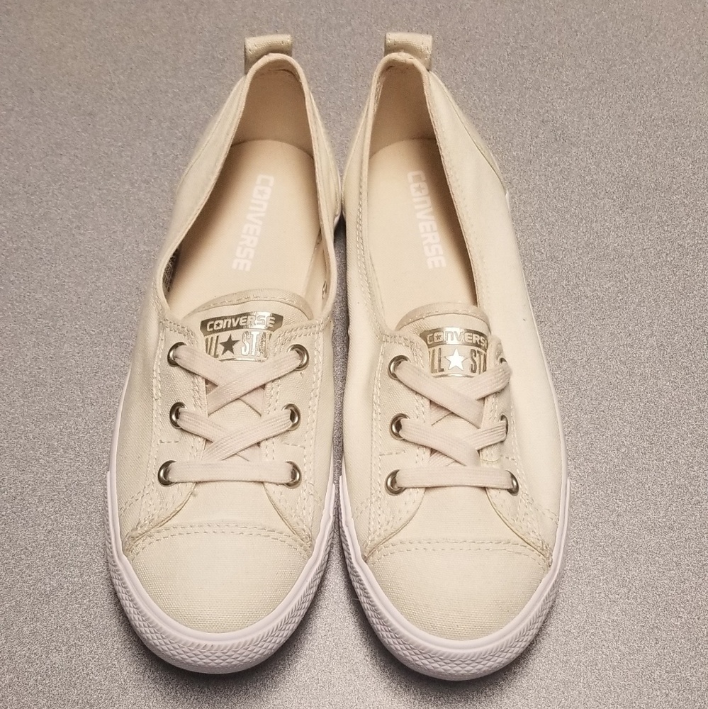 NWOT Converse Slip On Sneakers Cream